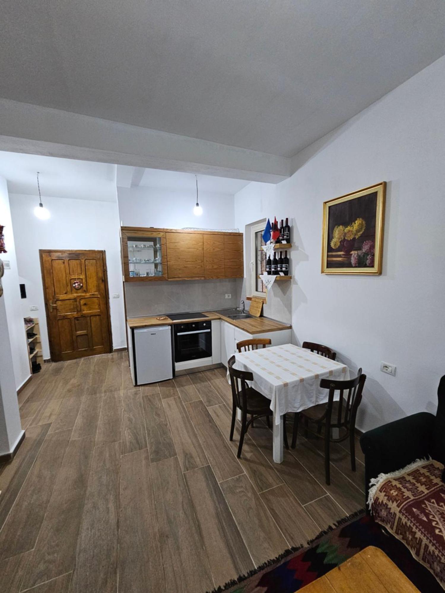 Bujtinat Skenderi Gjinar 2 Villa Exterior photo